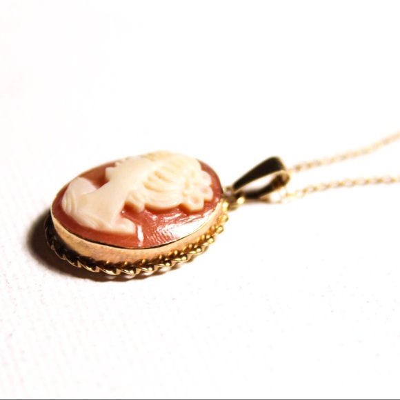 Vintage 14k Carved Shell Cameo Pendant - Picture 3 of 8